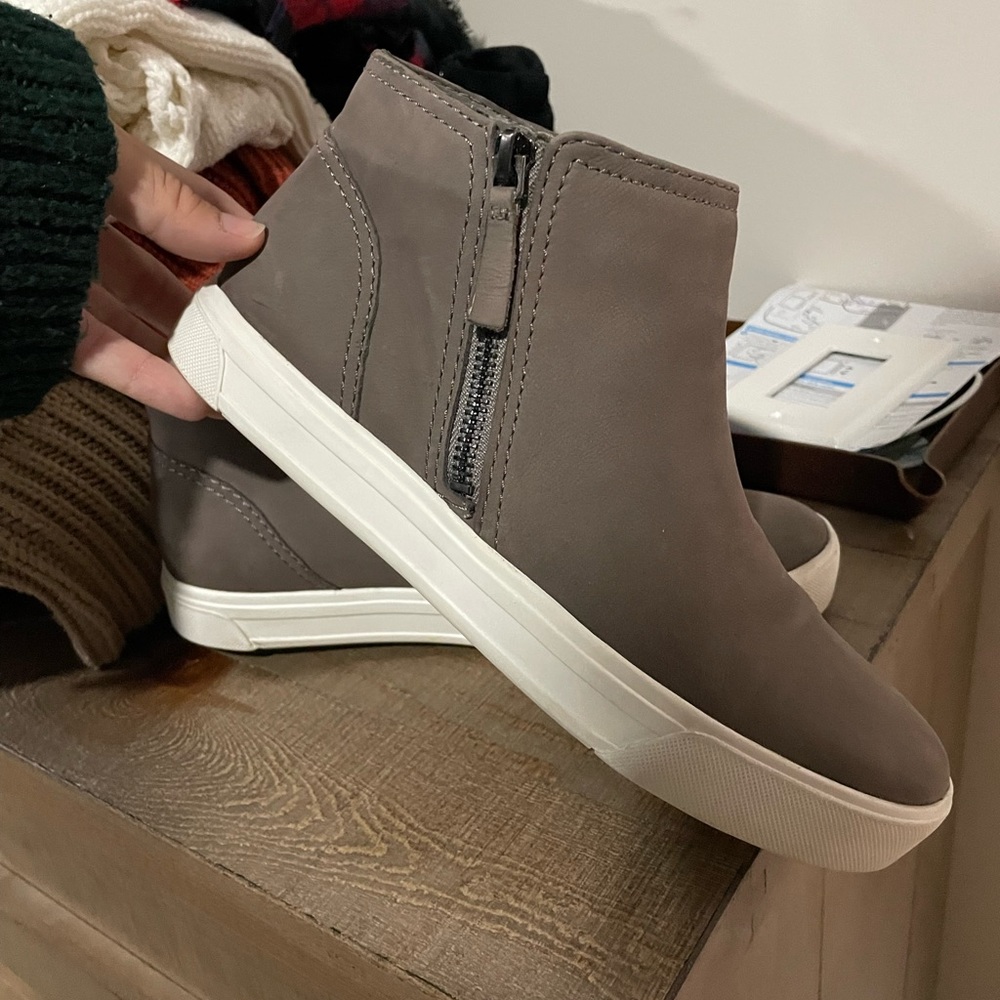 Naturalizer Gray Taupe Wedge Sneakers with White Sole